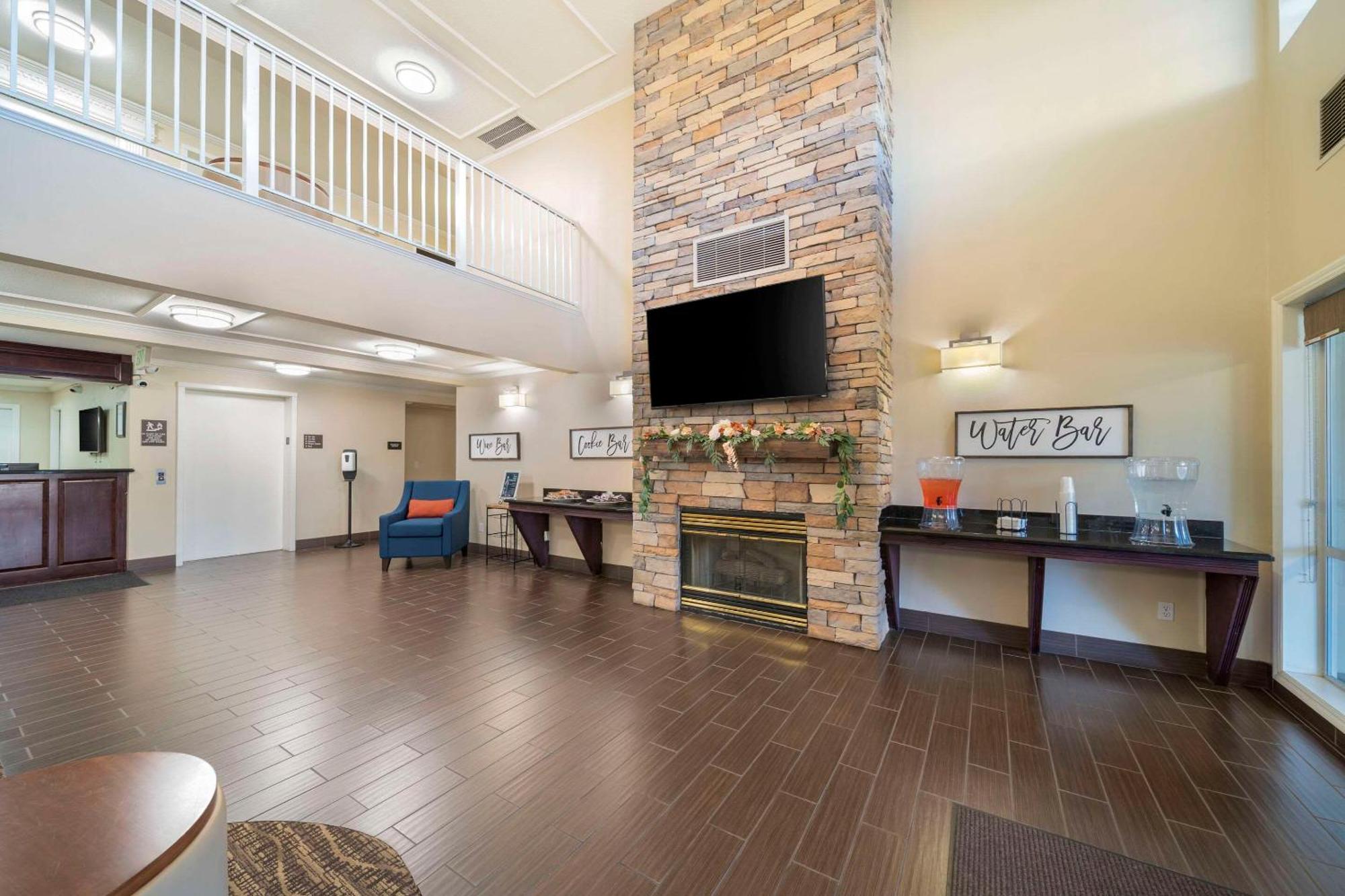 Comfort Suites Red Bluff Near I-5 Esterno foto
