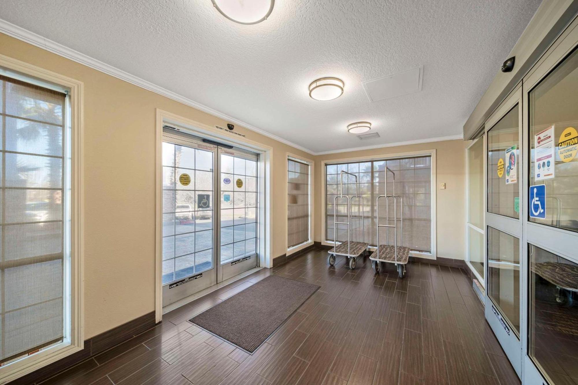 Comfort Suites Red Bluff Near I-5 Esterno foto